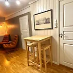45 M2 - 2 Bedrooms, Bathroom, Kitchen, Private Entrance And Shed Нарвик