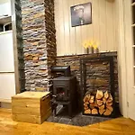 Apartment 45 M2 - 2 Bedrooms, Bathroom, Kitchen, Private Entrance&shed