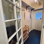 Апартаменты 45 M2 - 2 Bedrooms, Bathroom, Kitchen, Private Entrance And Shed *