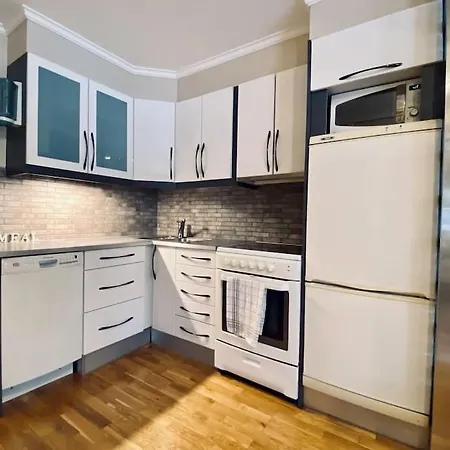 45 M2 - 2 Bedrooms, Bathroom, Kitchen, Private Entrance And Shed Апартаменты