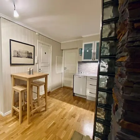 Апартаменты 45 M2 - 2 Bedrooms, Bathroom, Kitchen, Private Entrance And Shed