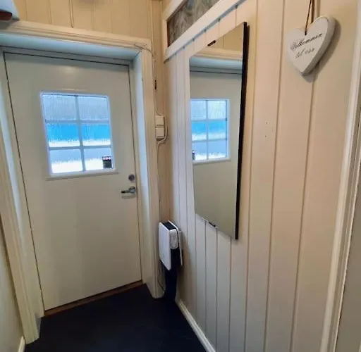 45 M2 - 2 Bedrooms, Bathroom, Kitchen, Private Entrance And Shed *